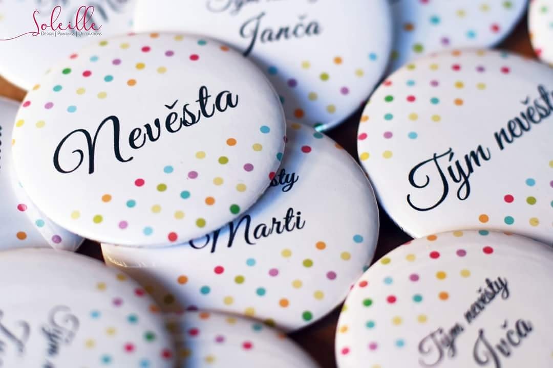 Placky s barevnými puntíky