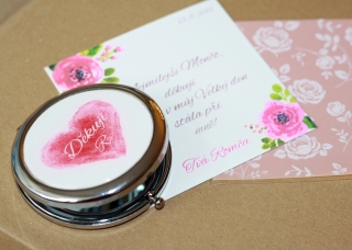 Zrcátko - srdíčko červené